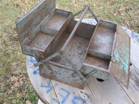 Vintage Cantilever Toolbox 